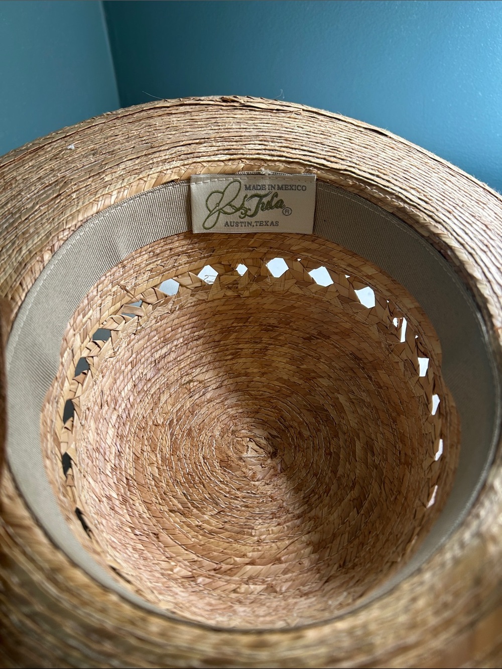 Tula like new women’s woven hat - Picture 2 of 5